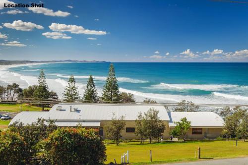 Bonny Beach House Holiday Accommodation With Pool - thumb 4