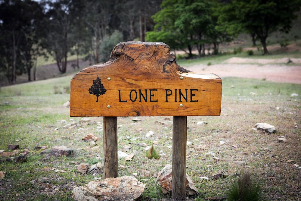 Lone Pine Farmhouse - thumb 0