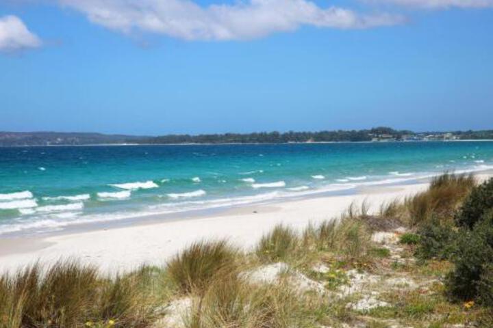 Lazy Days Beach House Jervis Bay â€“ Pet Friendly 4 Mins Walk To Beach - thumb 5