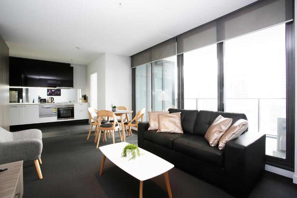 Immaculate 2BR With 2 Bathroom Private Unit In CBD - thumb 7