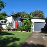 10 Double Island Drive Modern Family Home Centrally Located Swimming Pool & Outdoor Area - thumb 0