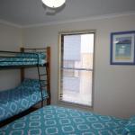 1 Naiad Court Lowset Family Home With Swimming Pool & Covered Deck. Pet Friendly - thumb 0