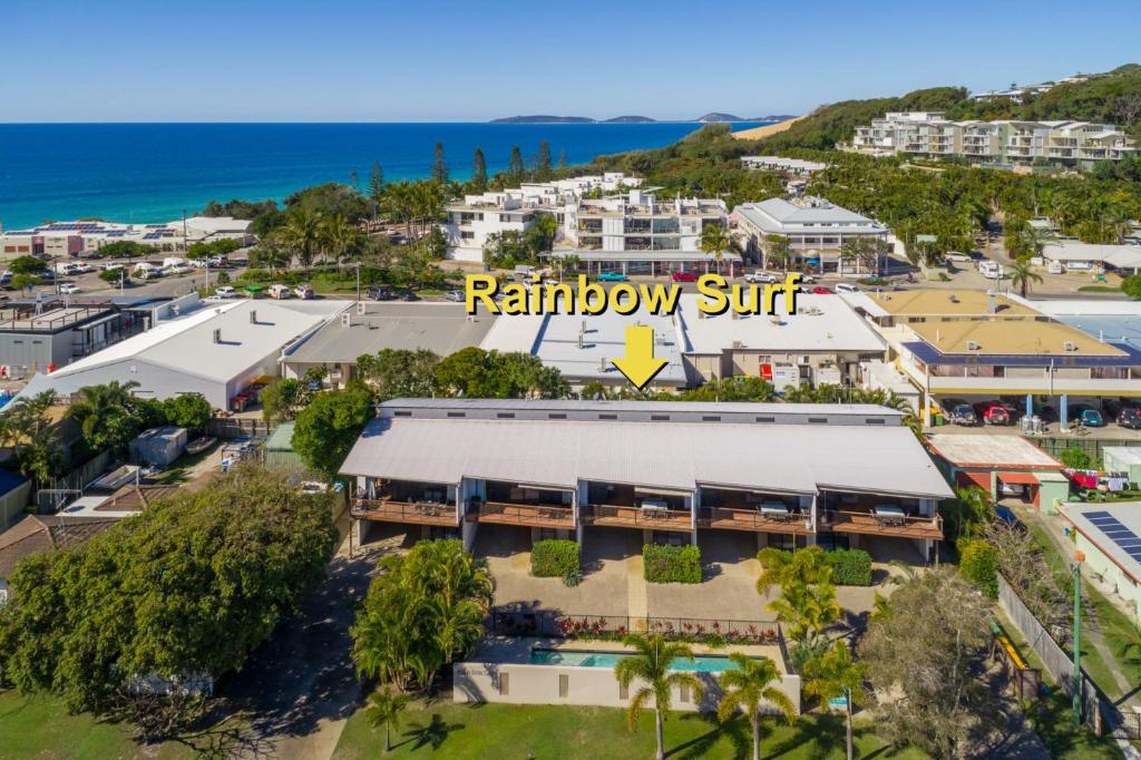 Unit 5 Rainbow Surf Modern Double Storey Townhouse With Large Shared Pool Close To Beach & Shop - thumb 4