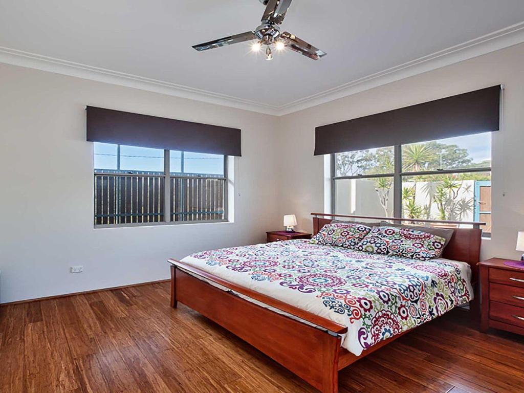 Banyan 14 Montevideo Parade Spacious Three Bedroom Pet Friendly Property With Air Con - thumb 1