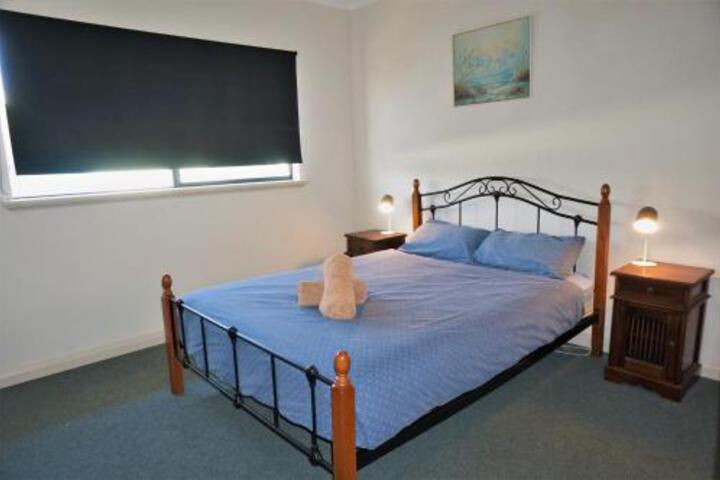 Ningaloo Breeze Villa 7 3 Bedroom Fully Self Contained Holiday Accommodation - thumb 2
