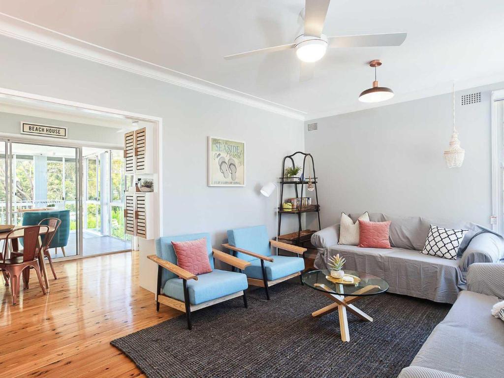 Little Beach House 4 James Crescent Little Beach With Air Con WiFi & Boat Parking! - thumb 4