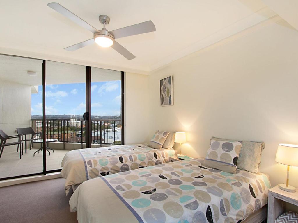 Seascape Apartments Unit 1201A Luxury Apartment With Views Of The Gold Coast & Hinterland - thumb 4