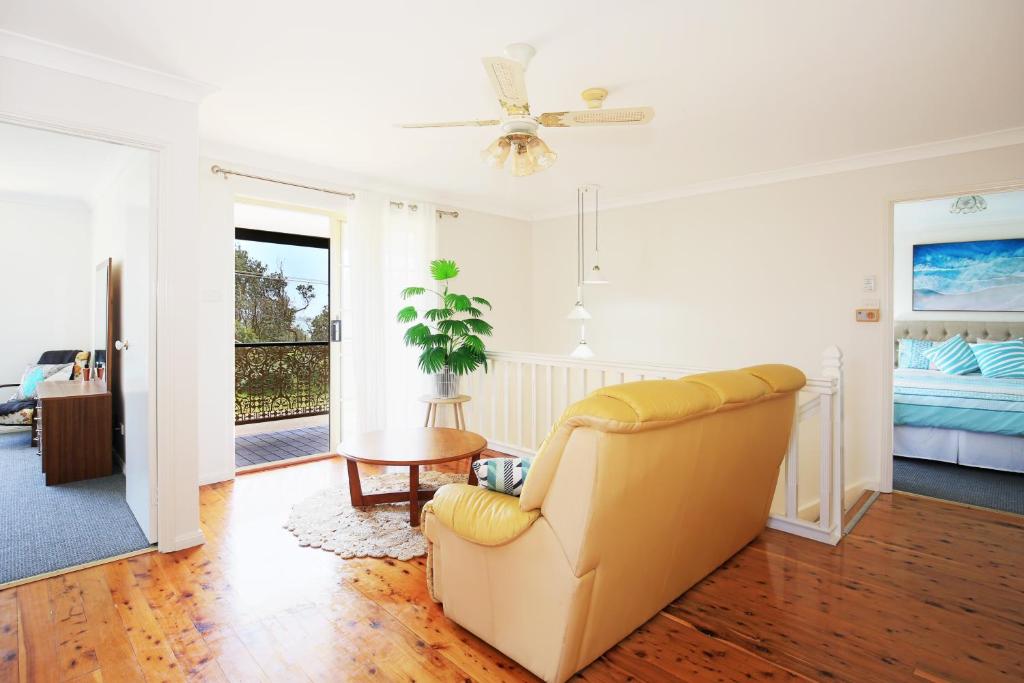 The Crescent Pet Friendly 1 Min To Beach - thumb 2