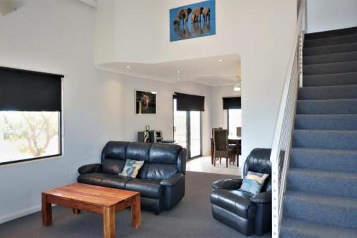 Ningaloo Breeze Villa 6 3 Bedroom Fully Self Contained Holiday Accommodation - thumb 2