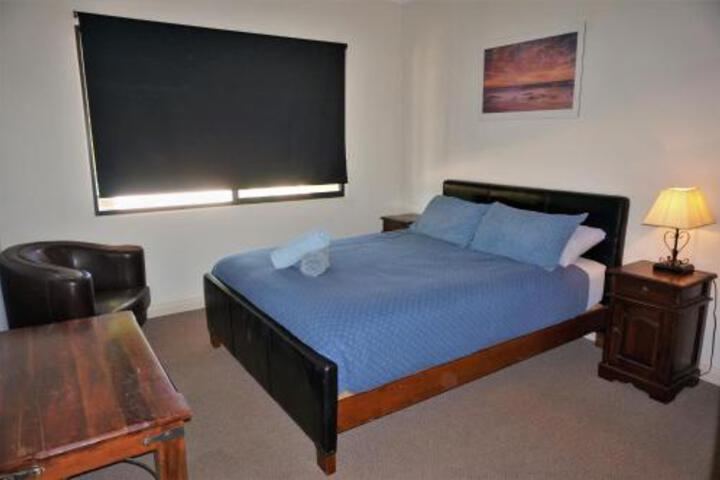 Ningaloo Breeze Villa 5 3 Bedroom Fully Self Contained Holiday Accommodation - thumb 6