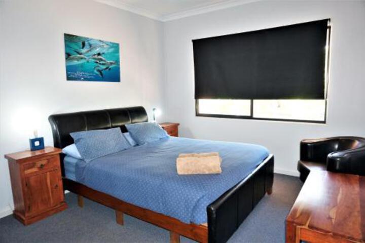 Ningaloo Breeze Villa 2 3 Bedroom Fully Self Contained Holiday Accommodation - thumb 5