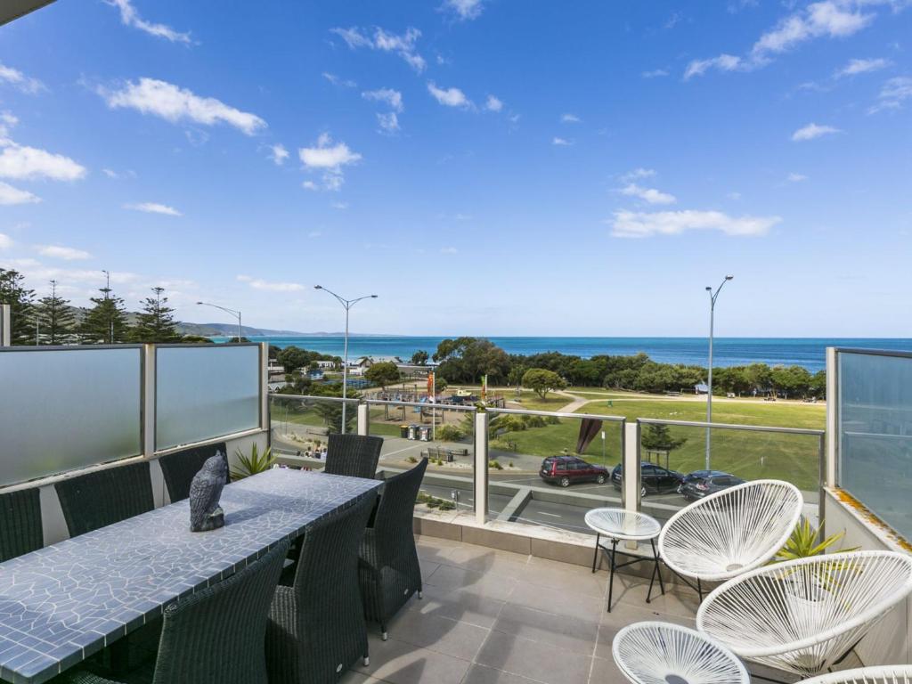 WATERFRONT THREE In The Heart Of Lorne - thumb 4