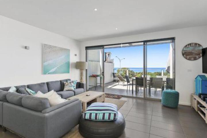 WATERFRONT SEVEN In The Heart Of Lorne - thumb 0