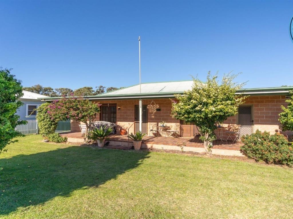 Cudgee Quaint Cottage With Separate Cabin - thumb 3