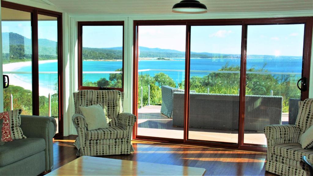 DOLPHIN LOOKOUT COTTAGE Amazing Views Of The Bay Of Fires - thumb 3
