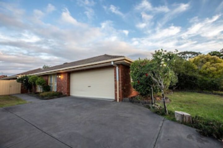 Quiet & Peaceful 3bed2bath Home @keilor Downs - thumb 0