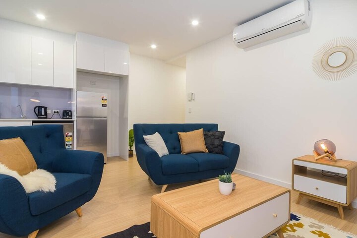 Canopy At 44 Minutes From The CBD Train & Cafes Wifi Nespresso Amenities - thumb 6