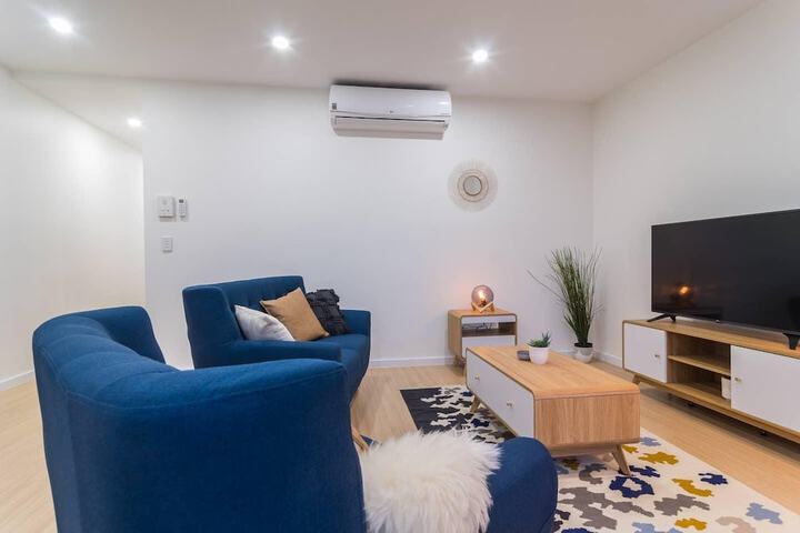 Canopy At 44 Minutes From The CBD Train & Cafes Wifi Nespresso Amenities - thumb 4