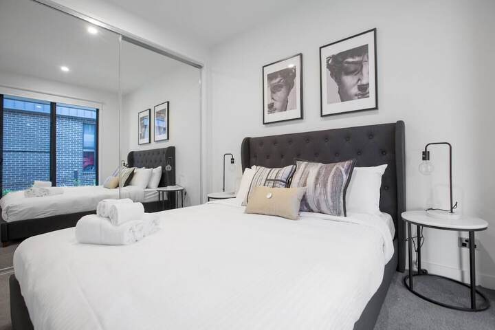Delightful Townhouse Stay@moonee Ponds + Parking - thumb 1