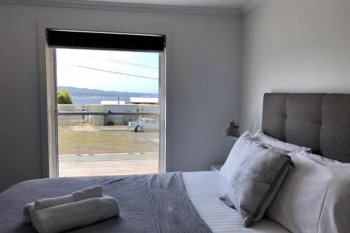 BINALONG BRAE At Bay Of Fires Two Bedroom Both With Ensuites - thumb 5