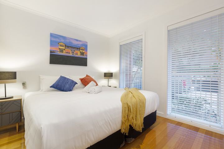 Tranquil Townhouse In Port Melbourne - thumb 4