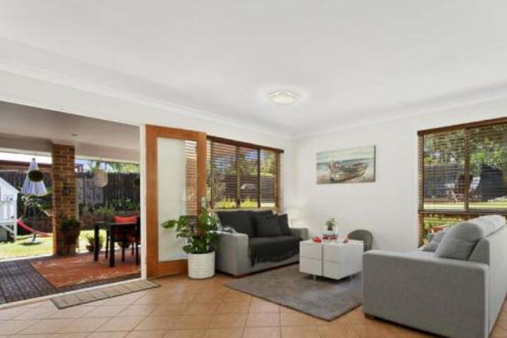 BB233 Banksia Beach Family Home 4 Bedrooms - thumb 7