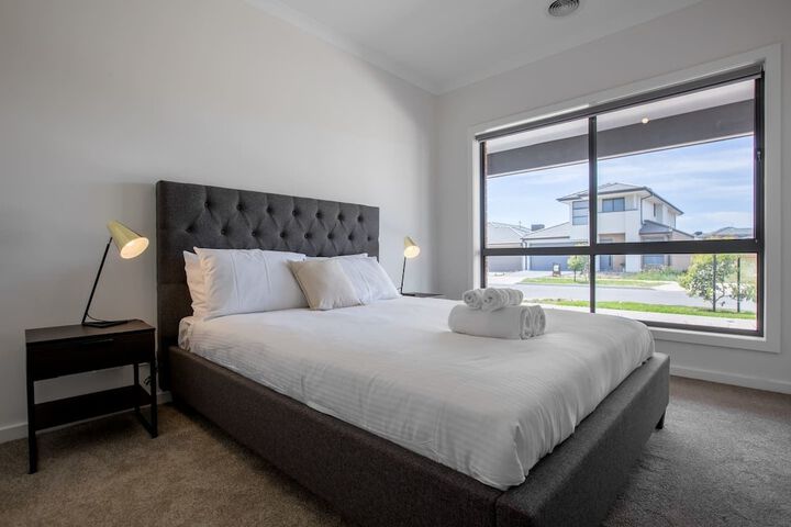 Comfy And Warm Home In Point Cook - thumb 4