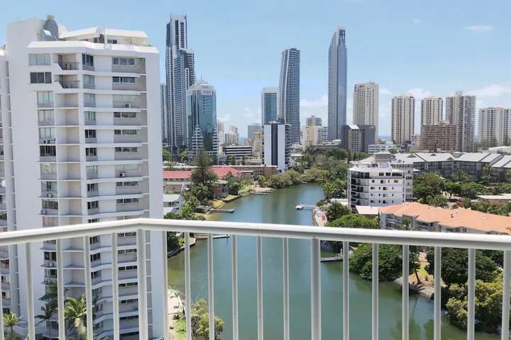 Comfortable 2 Bedroom Apartment With River Views - thumb 7