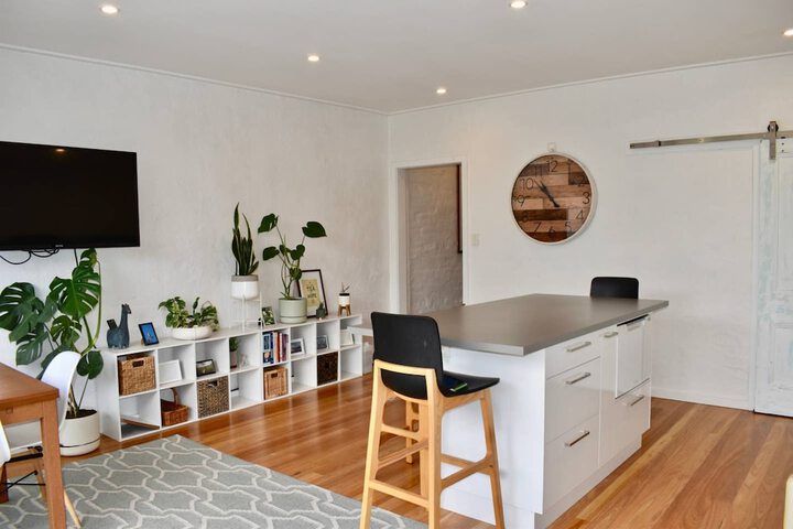 Charming Terrace House On Tree Lined Street - thumb 7