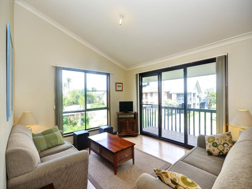 Pet Friendly On Pelican Close To Myall River - thumb 4