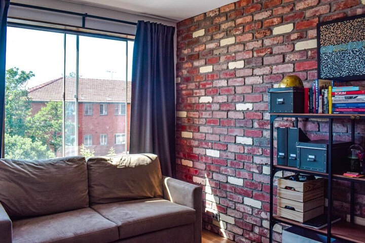 Stylish Modern 1 Bedroom Apartment In Marrickville - thumb 2