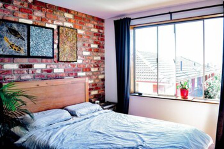 Stylish Modern 1 Bedroom Apartment In Marrickville - thumb 0