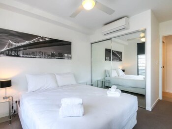 Chic Apartment In Walking Distance To Southbank - thumb 5