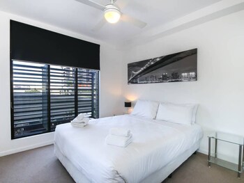 Chic Apartment In Walking Distance To Southbank - thumb 3