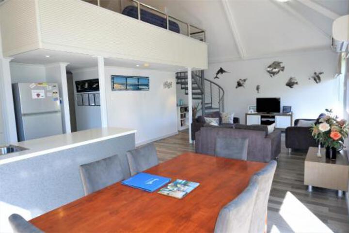 Osprey Holiday Village Unit 121 Fantastic 3 Bedroom Holiday Villa With A Pool In The Complex - thumb 0