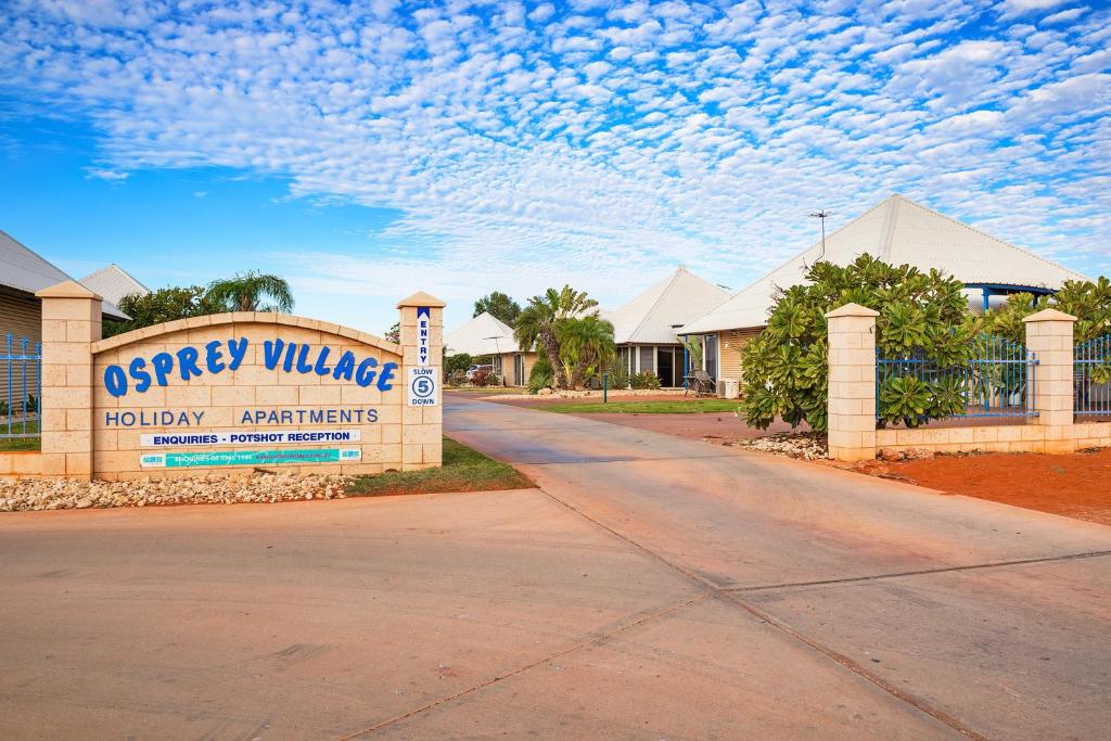Osprey Holiday Village Unit 120 Colourful 3 Bedroom Holiday Villa With A Pool In The Complex - thumb 3