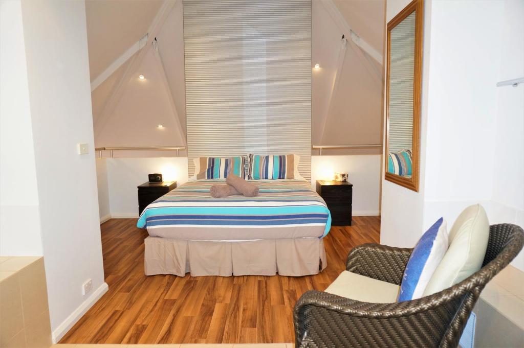 Osprey Holiday Village Unit 104 Luxurious 3 Bedroom Holiday Villa With A Pool In The Complex - thumb 7