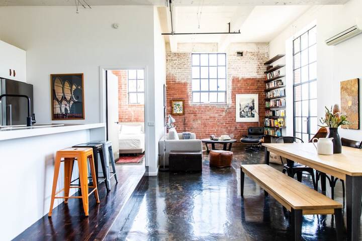 Stylish Warehouse Conversion In Heart Of Fitzroy - thumb 1