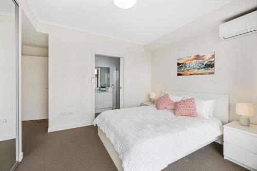 Cosy 3BR Penthouse Close To Westfield Hornsby & Train Station - thumb 5