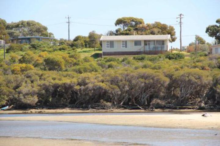 River Panorama Beach House - thumb 6