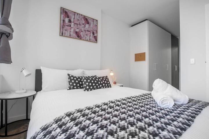 New Renovated & Cozy Apt Closes To Southern Cross - thumb 5