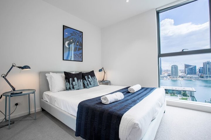 Melbourne Docklands Seaview Apartment At Collins St - thumb 4