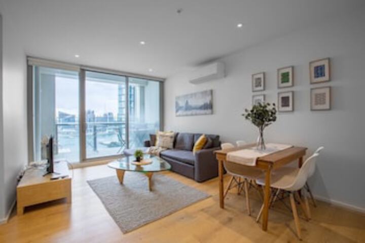 Melbourne Docklands Seaview Apartment At Collins St - thumb 0