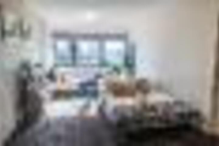 Ample Melbourne CBD Apt With Wifi Netflix & View - thumb 6