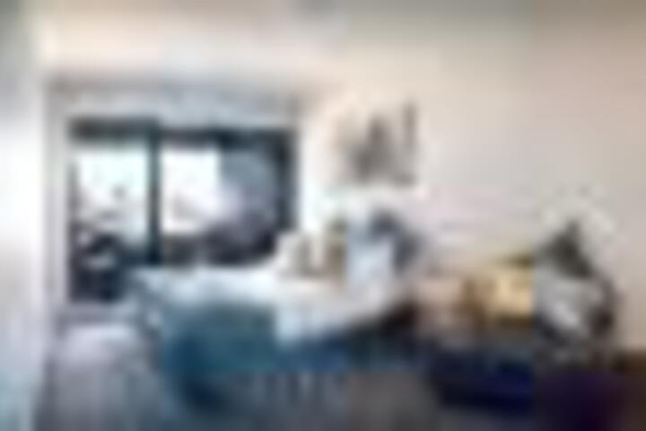 Ample Melbourne CBD Apt With Wifi Netflix & View - thumb 4