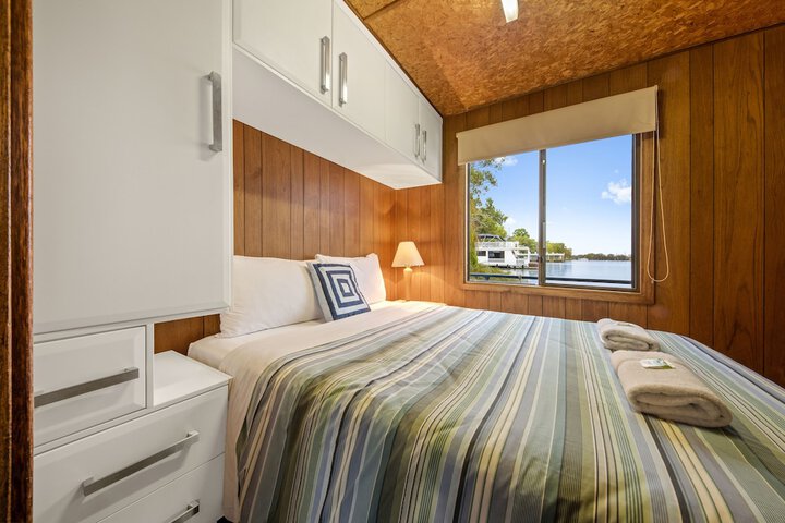 Boats And Bedzzz Houseboat Stays & Renmark River Villas - thumb 5