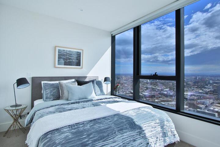 Luxurious & Chic 2BR Apartment In Melbourne CBD - thumb 3