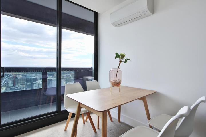 Luxurious & Chic 2BR Apartment In Melbourne CBD - thumb 6