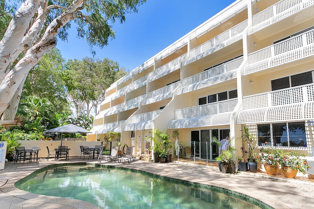 On Palm Cove Beachfront Apartments - thumb 2