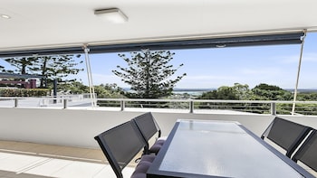 A Stylish Apartment With Noosa Views! Unit 6 Yaringa 29 Noosa Drive - thumb 5